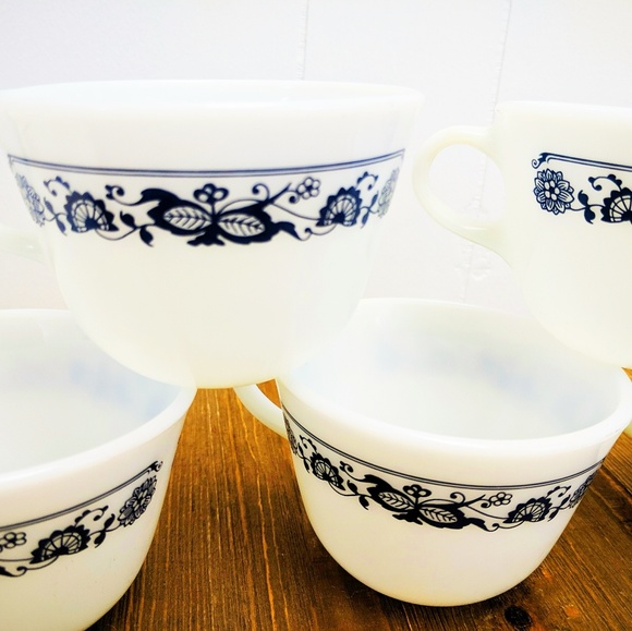 PYREX Old Town Blue Mugs Set Of 5 - Picture 3 of 5
